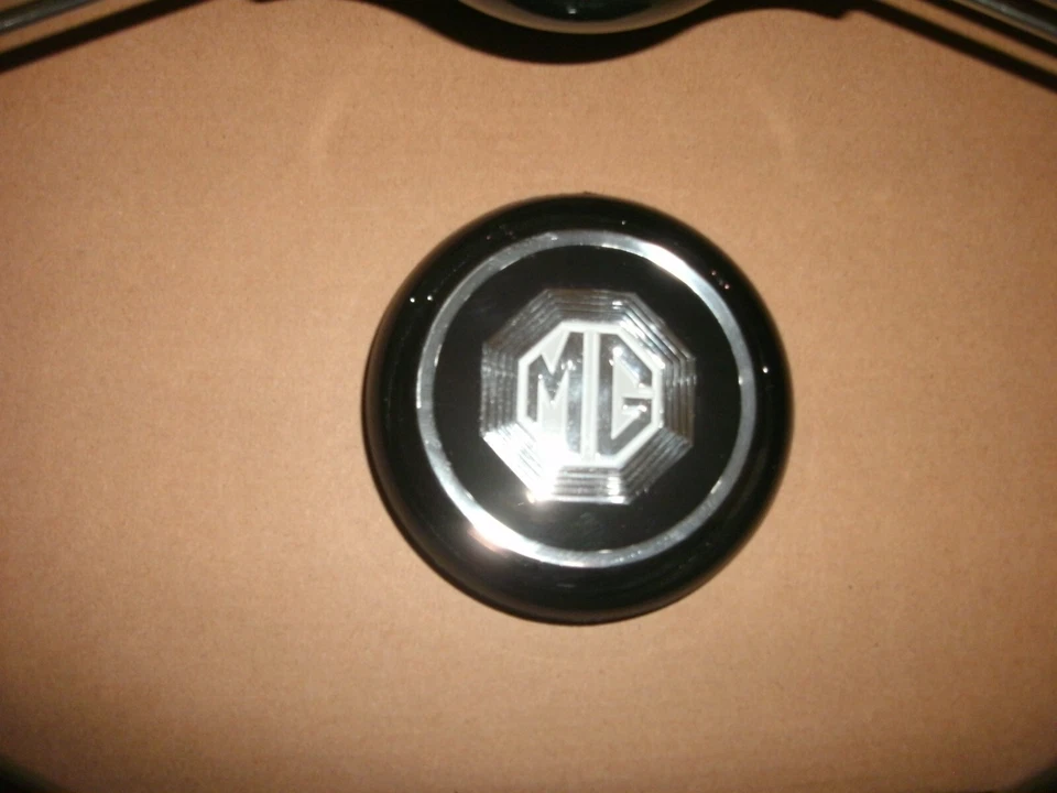 NEW MGA STEERING WHEEL W CENTER CAP , EXCELLENT REPRODUCTION OF ORIGINAL 56-62 - Image 2 of 2