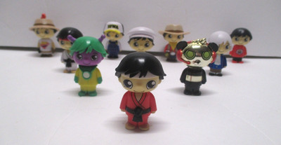 LOT OF 10 RYAN'S WORLD SUNLIGHT ENTERTAINMENT ACTION FIGURES  #6 BIN C