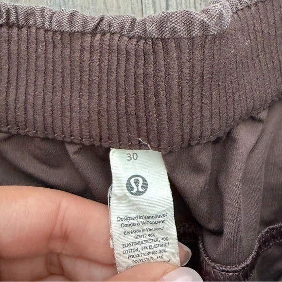 LULULEMON LIGHT UTILITECH CARGO POCKET JAVA BROWN… - image 7