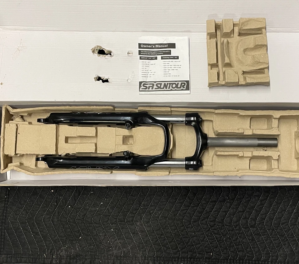SR Suntour XCM Suspension Fork 26 , 1 1/8 , 210mm Threaded Steerer, 100mm Travel - Image 2 of 4