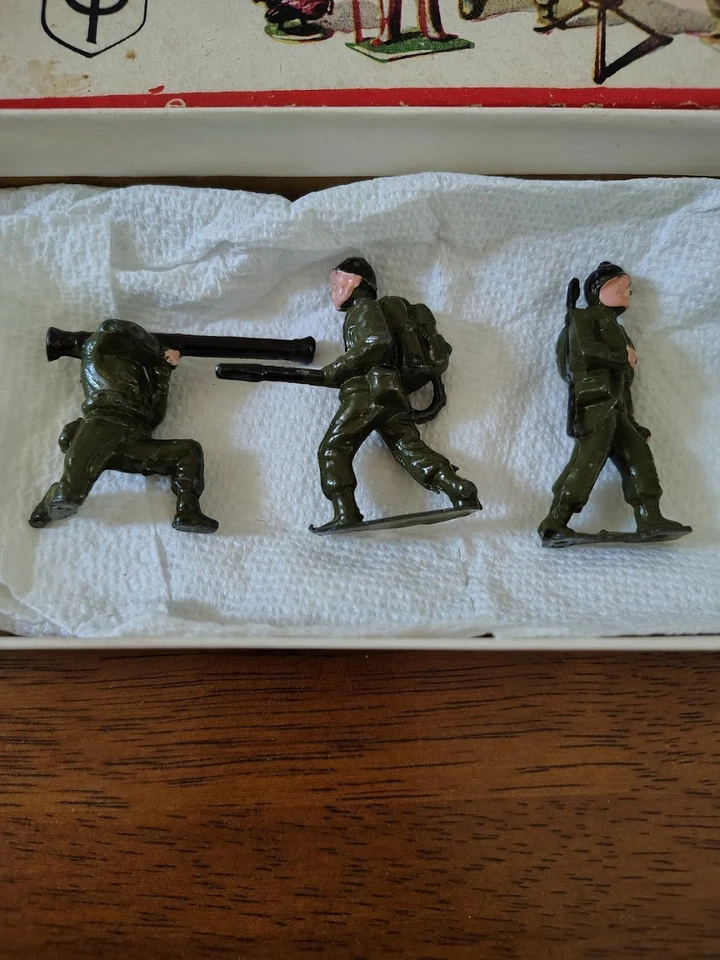 Cherilea Products Сделано в Англии - Набор из 8 Американских Пехотных Коробок No A/105 - Изображение 2 из 4