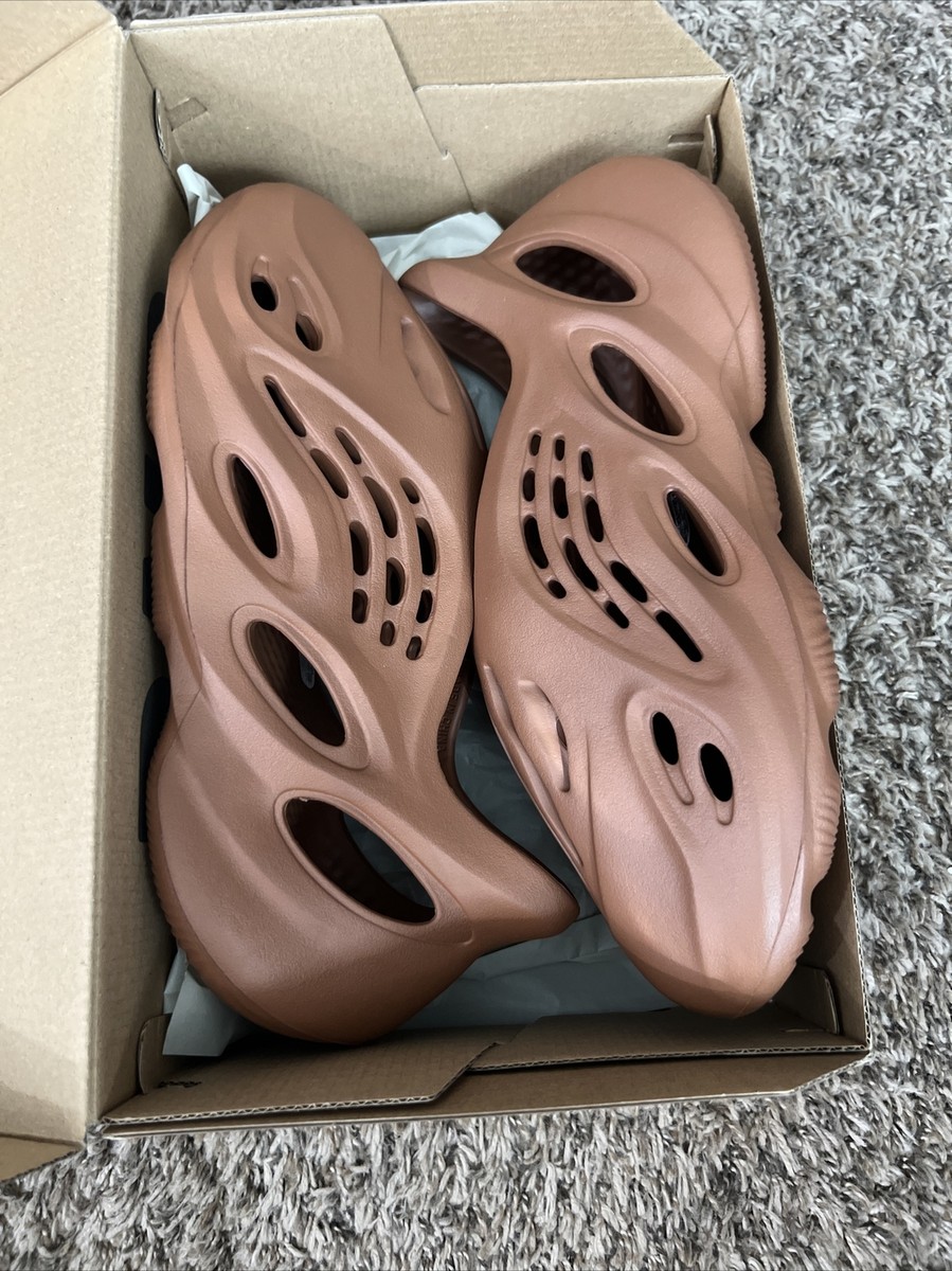 Adidas Yeezy Foam Runner RNR Clay Red Men Size 11 SHIPS NEXT  display picture 1