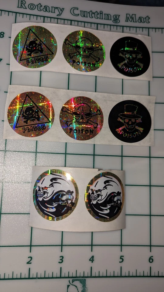 Vintage ADESIVOS PRISMA FOLHA CAVEIRAS OSSOS CRUZADOS VENENO POGS Slammers Lote De 8 LEIA - Imagem 2 de 4