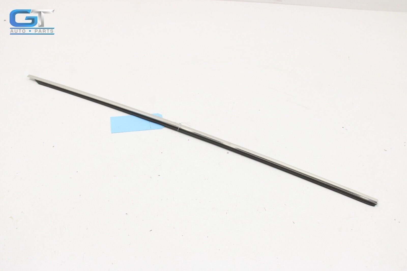 2007 - 2017 ASTON MARTIN V8 VANTAGE RIGHT SIDE DOOR WINDOW BELT MOLDING OEM