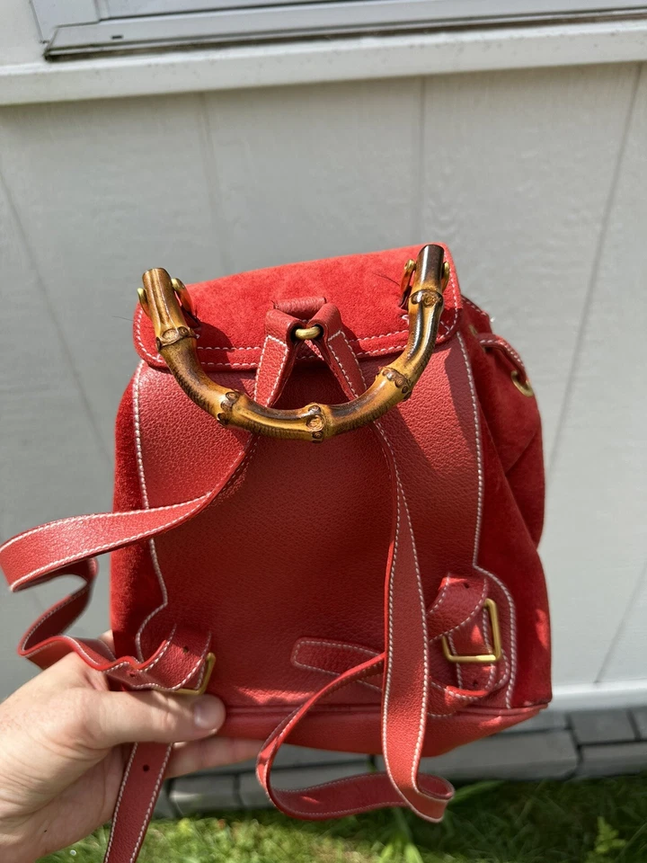 Mochila de bambu vintage Gucci camurça vermelha - Imagem 2 de 4