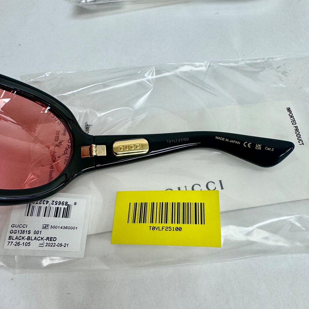 ミカGUCCIサングラス GUCCI Black Red Unisex Angular Mask 1381 Chunky Bold Gg1381S