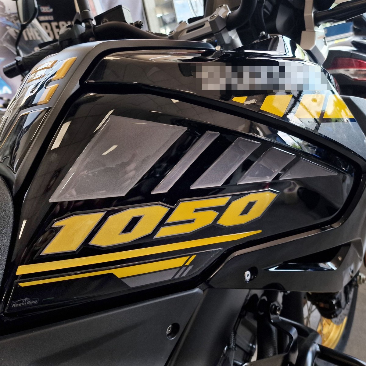 Suzuki V-Strom 800 DE 2023 Motorcycle Picture Gallery. Full-color TFT