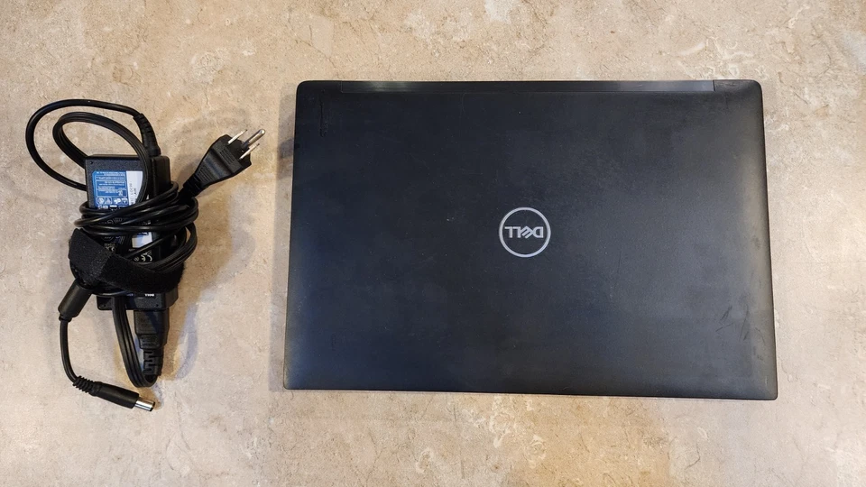 Dell Latitude 7490 14" FHD Quad i5-8350U 256GB SSD 16GB RAM HDMI USB-C Retroiluminado Foto 4 de 4