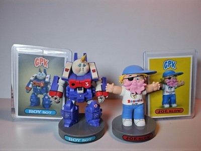   2 Topps Garbage Pail Kids Joe Blow &R oy Bot Collectible Figure And Cards