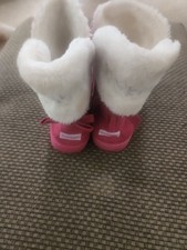 Slippers Bebe Girls Size 4 Slippers