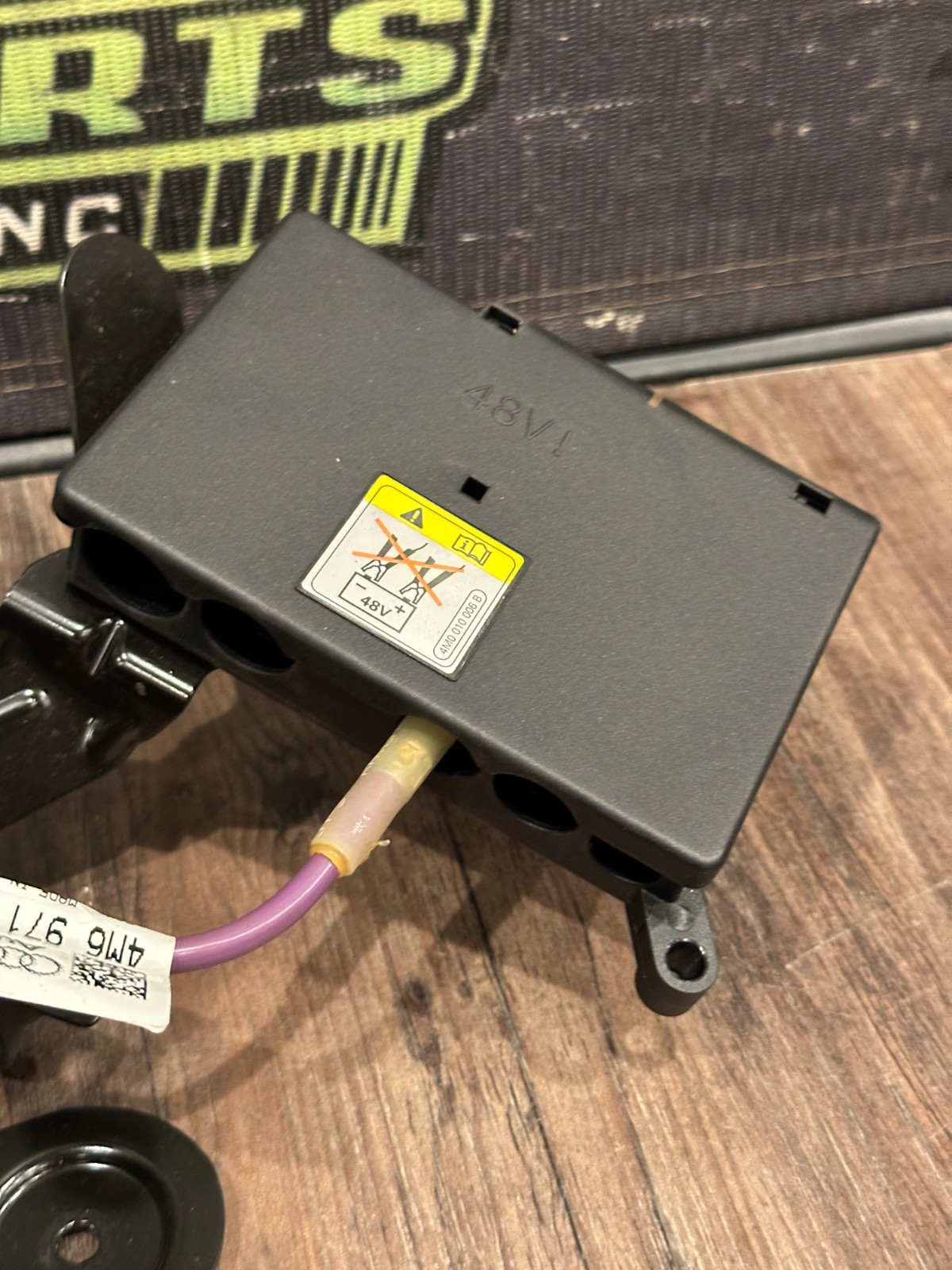 2018-2024 LAMBORGHINI URUS VOLTAGE POWER CONVERTER ASSEMBLY OEM 4M0959663