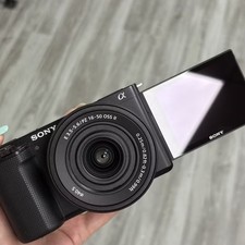 Sony ZV-E10 ZVE10 24.2MP Mirrorless Camera w/16-50mm OSS II Lens Perfect