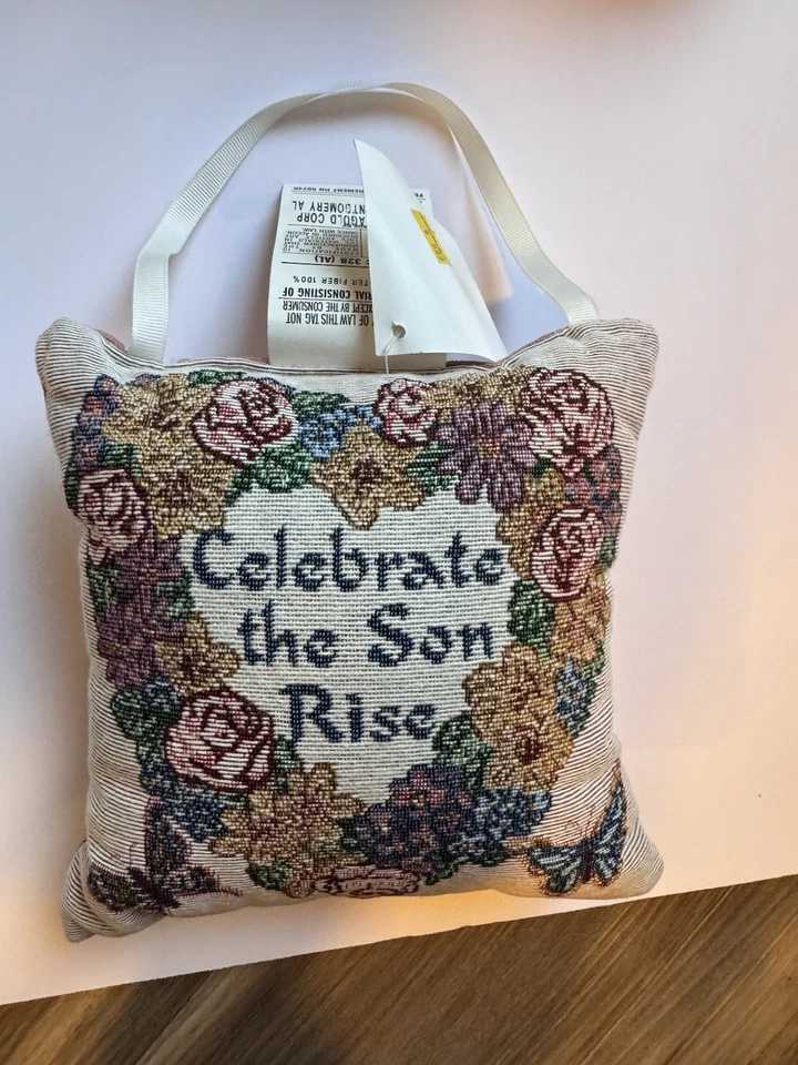 Almohadas tapices bordadas hechas en EE. UU. NUEVAS CON ETIQUETAS 2 tamaños Foto 4 de 4