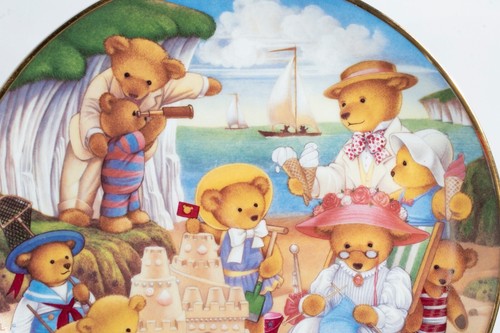 Franklin Mint - TEDDY BEAR BEACH PARTY- Limited Edition Collectible Plate P1663 - Picture 3 of 4