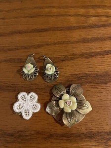 Vintage Brass Porcelain Flower Findings Component Lot-4
