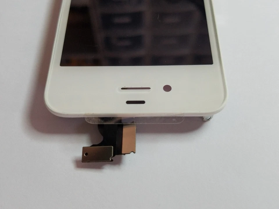 Rare Original White Apple iPhone 4 LCD Display Screen Replacement - Image 2 of 4