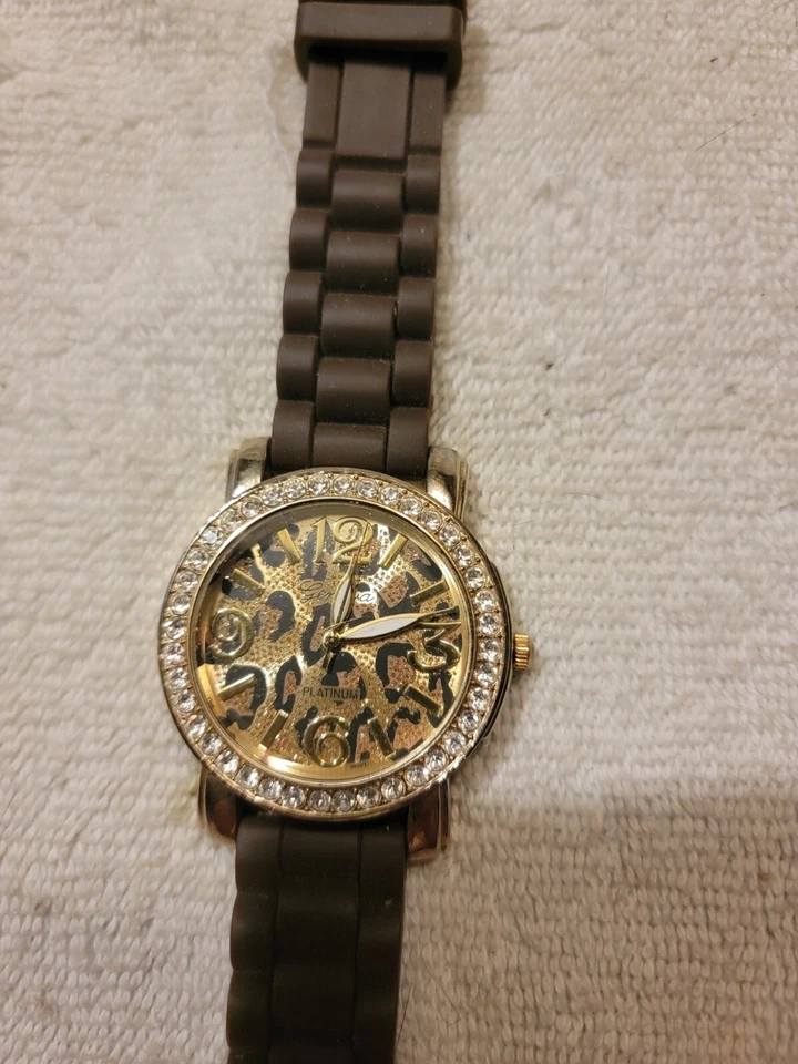 Banda de silicona marrón esfera leopardo dorado Geneva Platinum No.7817 - funciona Foto 3 de 4