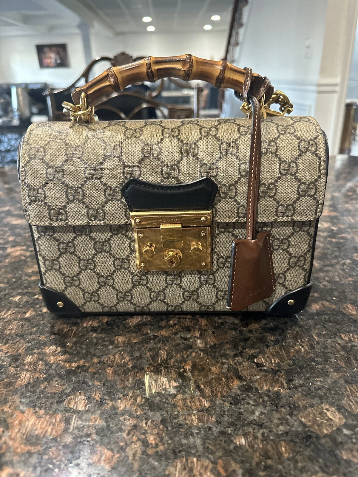 GUCCI cadenas épaule sac bambou GG supreme