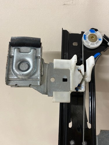 2004 Trailblazer Power Window Regulator and Motor Drivers Front Tested - Picture 7 of 8