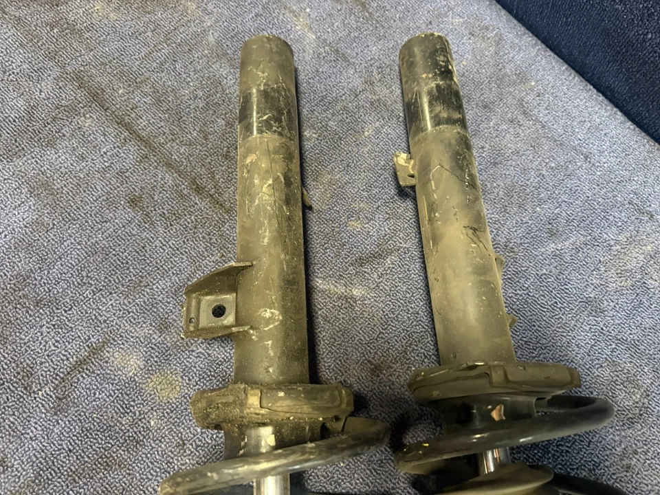 BMW E82 E81 E88 128i 135i Front Right & Left M Sport Strut Shock Spring Set OEM - Image 4 of 4