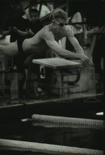 1994 Press Photo Waukesha swimmer Brian Beitz dives into pool, Waukesha South
