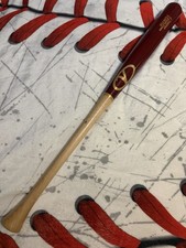 33 Inch 30 Oz Maple Baseball Bat Maroon With Flared Knob