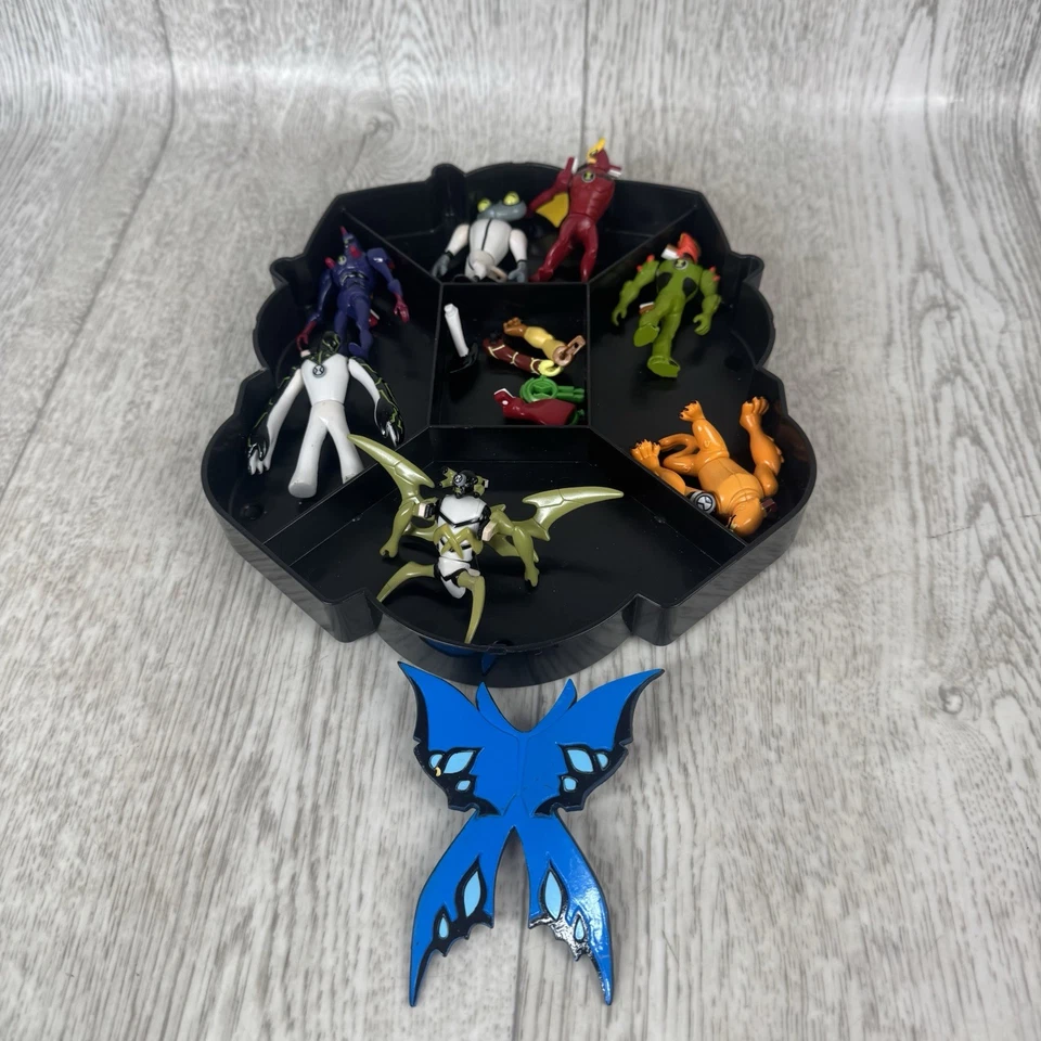 BEN 10 bandai Alien Creation Chamber Mini Build a Figures Лот товаров с Запчастями - Изображение 2 из 4