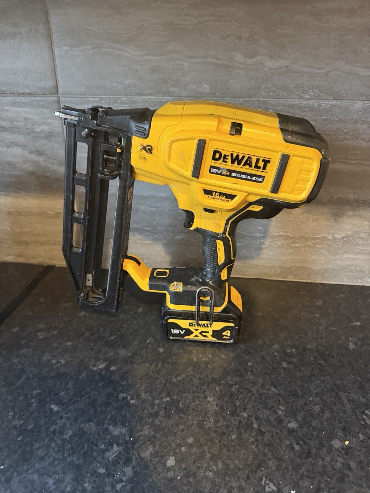 DeWALT DCN662N XR Brushless 16Ga Second Fix Straight Nailer 18V Bare Unit