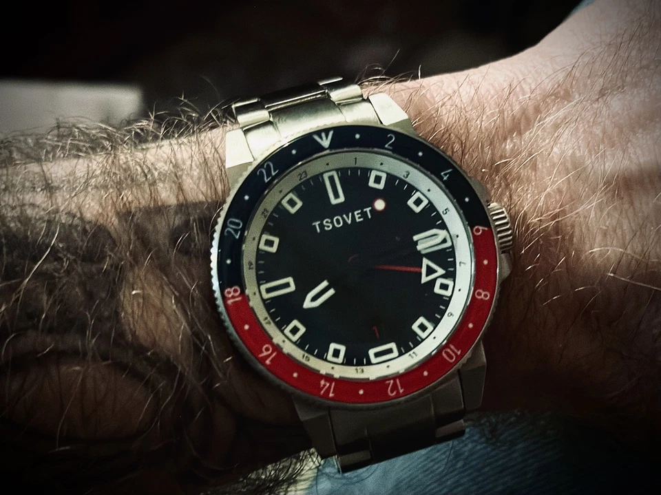 Reloj Tsovet SMT-DW42 GMT Híbrido Cinemático Automático Azul Rojo Edición Limitada Foto 2 de 4