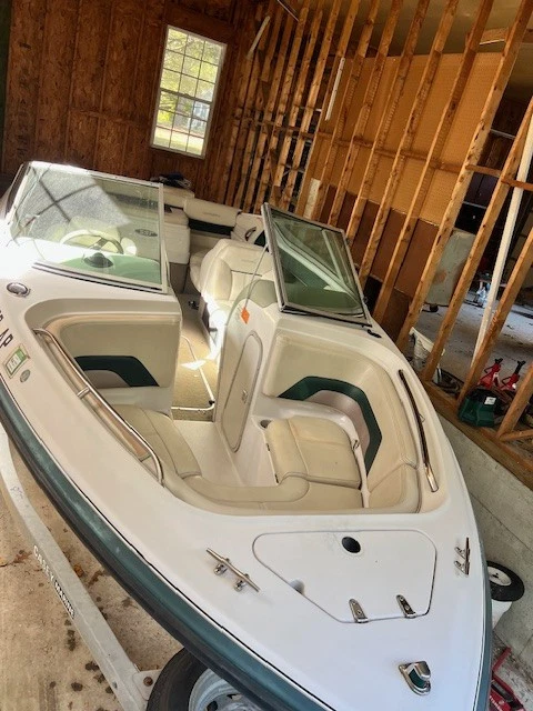 1996 Chaparral 1930SS 19.3' Bowrider - Free Trailer - Virginia - Image 4 of 4