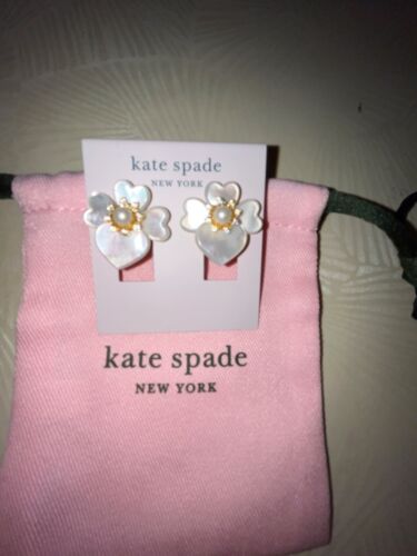 NWT Kate Spade Precious Pansy Pearl Flower.   Stud Earrings $99.00 Yellow Gold - Picture 1 of 3