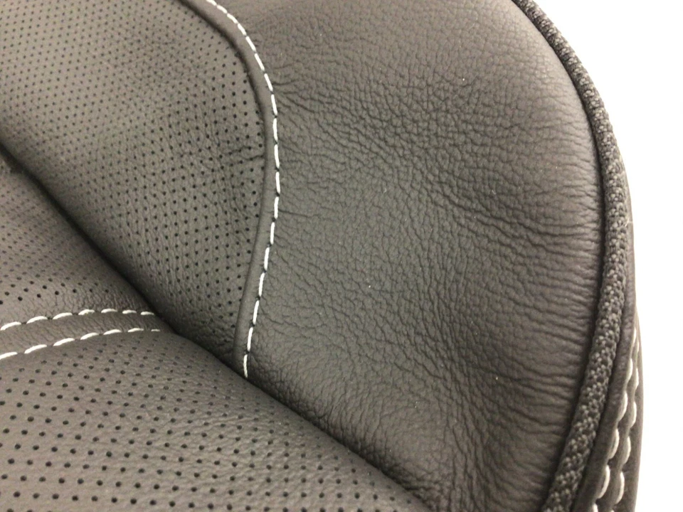 GMC Sierra Yukon Denali 2014-2015 cubierta inferior del asiento del conductor delantero izquierdo OEM Foto 2 de 4