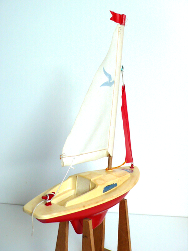 VOILIER DE BASSIN SEIFERT-SEGELBOOTE W-GERMANY PLASTIQUE Lg 24cm BON ÉTAT 1960 - Imagen 6 de 8