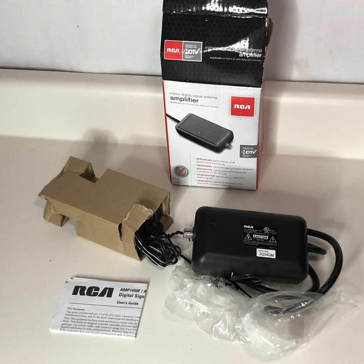 RCA-Powered Digital Antenna Amplifier Works With Any Antenna With