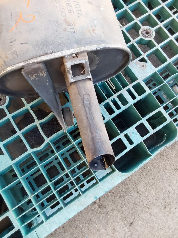 Silenciador de escape Toyota Camry LE 1998 OEM 12006 SANGO Foto 4 de 4