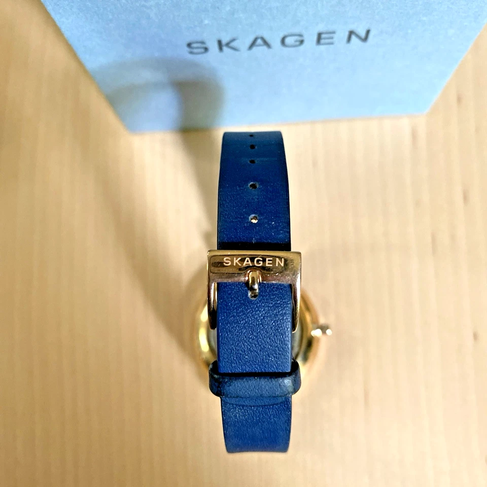 SKAGEN Hagen Reloj Mujer Correa Cuero Azul Tono Rosa Herrajes Cristal Marcadores Foto 2 de 4