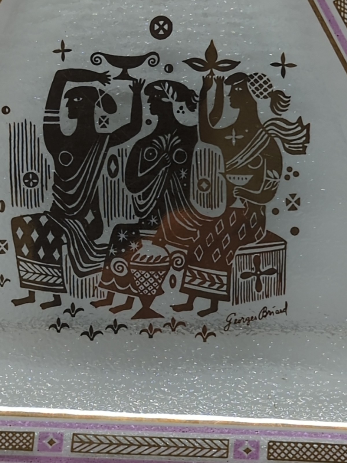 Vintage Georges Briard Triangular Glass Dish Olympia Pattern MID CENTURY HTF 7"