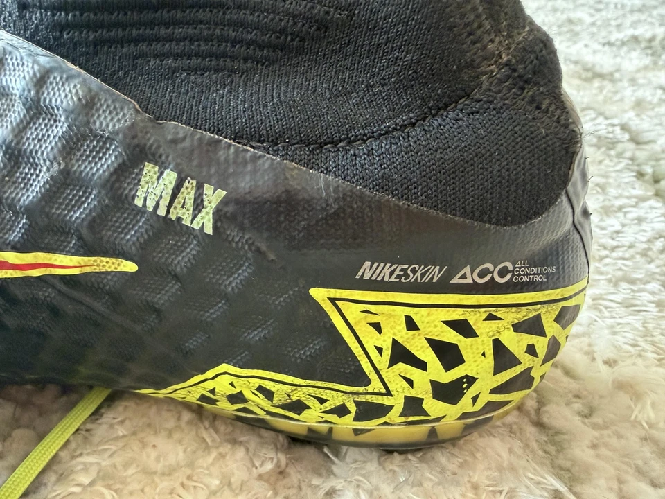 Мужские футбольные бутсы Nike Hypervenom Phantom II SG Pro ACC 10,5 черные вольт - Изображение 3 из 4