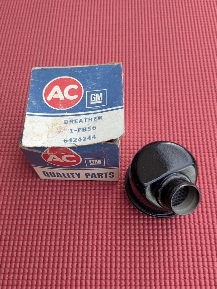 Tapa respirador cubierta válvula Oldsmobile Cutlass 442 NOS 1966-1967. GM # 6424244-FB66 Foto 2 de 4