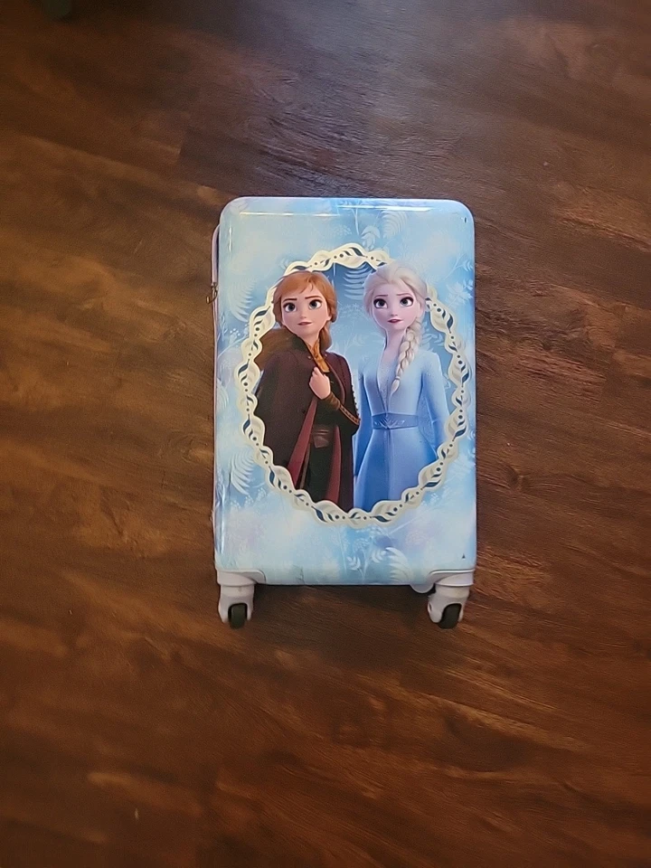 迪士尼冰雪奇缘 II Anna Elsa 17 英寸软侧滚动行李箱儿童 - 紫色 — 第 3/4 张图片