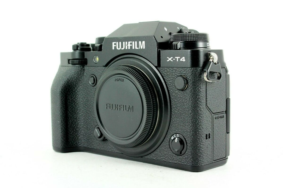 Fujifilm X-T4 26.1 MP Mirrorless Camera - Black (Body Only Fujifilm X-T4 26.1 MP Mirrorless Camera - Black (Body Only
