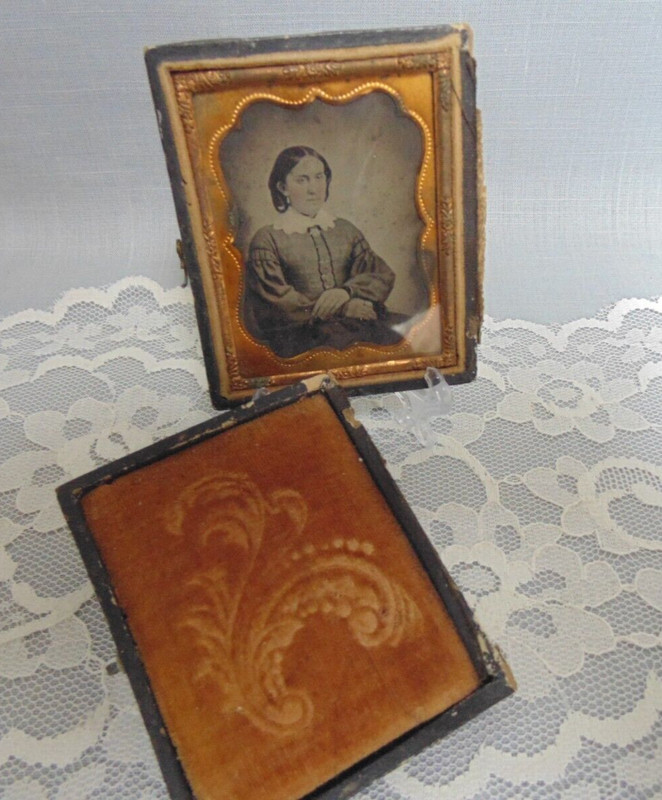 Antique 1800's Daguerreotype Photo Portrait Woman In Case Braided Hair