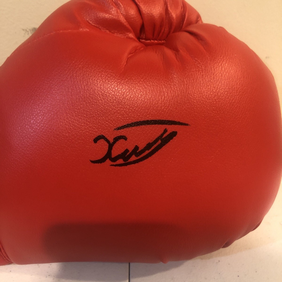 OTABEK KHOLMATOV SIGNED AUTOGRAPH BOXING GLOVE COA RUSSIAN BOXER