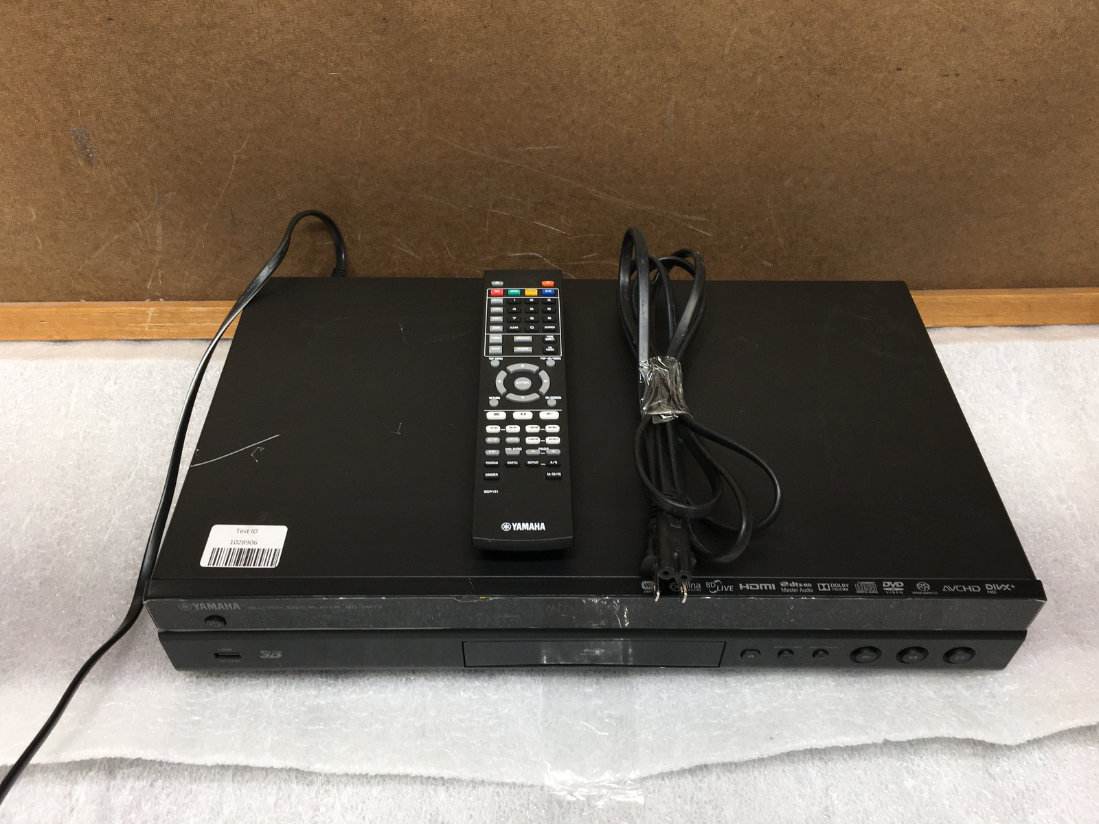 Yamaha BDS677 BluRay Disc Player Black HDMI DIVX Super Audio Remote