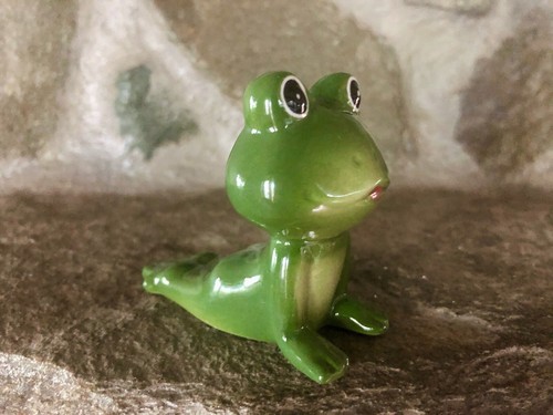 CUTE GREEN GLAZED CERAMIC YOGA FROG SALT / PEPPER SHAKER FIGURINE - 第 5/12 張圖片