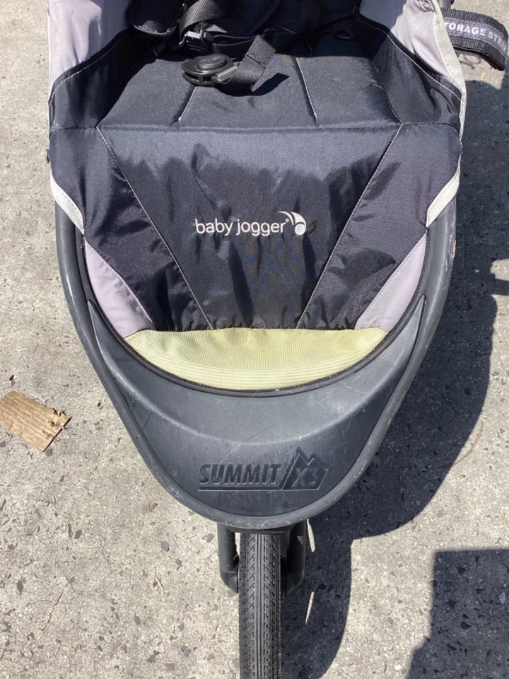 Baby Jogger Summit 3X Pre Owned in Good Condition - Image 2 of 4