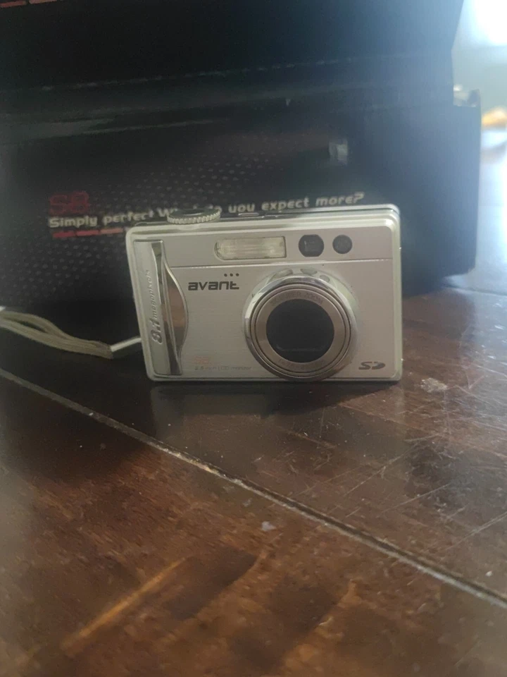 NetonNet avant S8 digital camera 8.1 MP