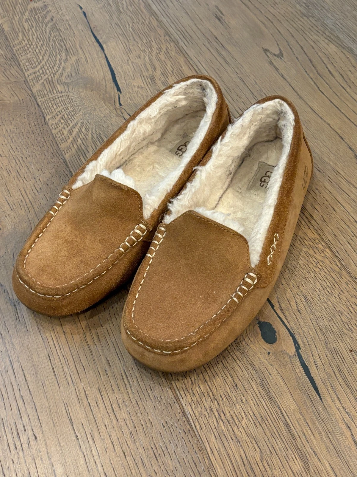 Pantofola mocassino slip on pelle di pecora UGG Australia Ansley castagno taglia 10