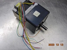 ORIENTAL MOTOR PK296AE-SG10 VEXTA STEPPING MOTOR 2-PHASE 0.18 DEGREE/STEP