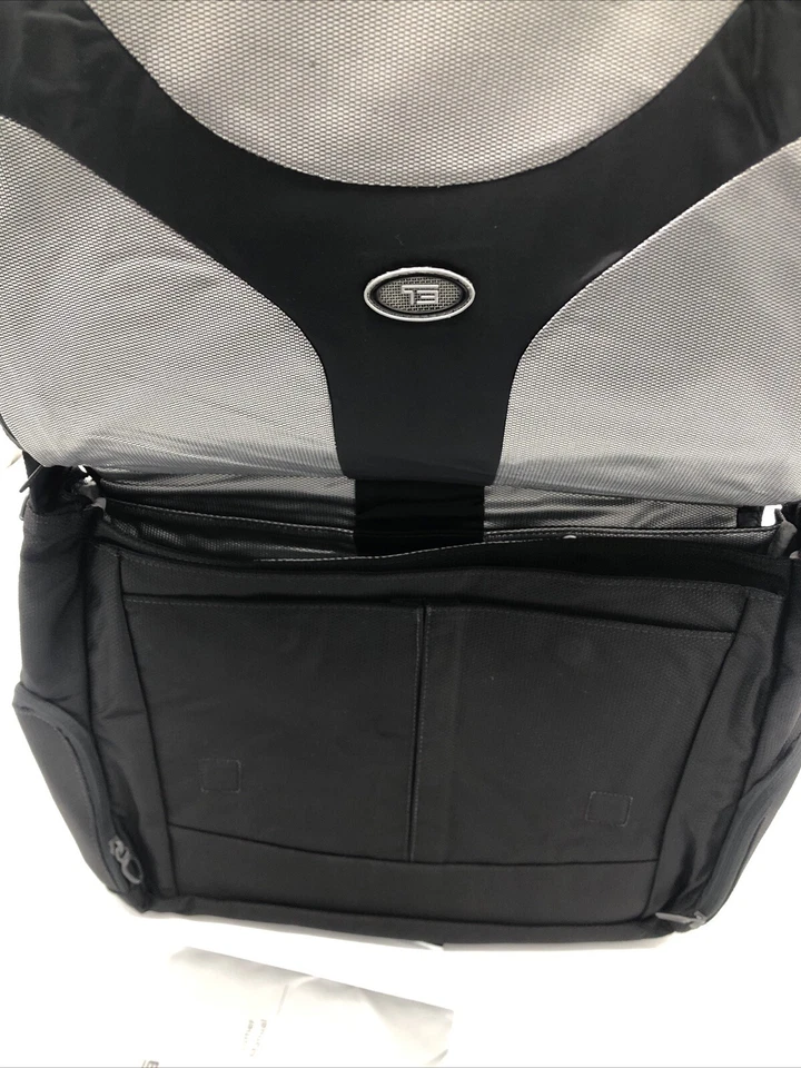 "Bolsa mensajera Tumi estilo #6507D 17""" Foto 2 de 4